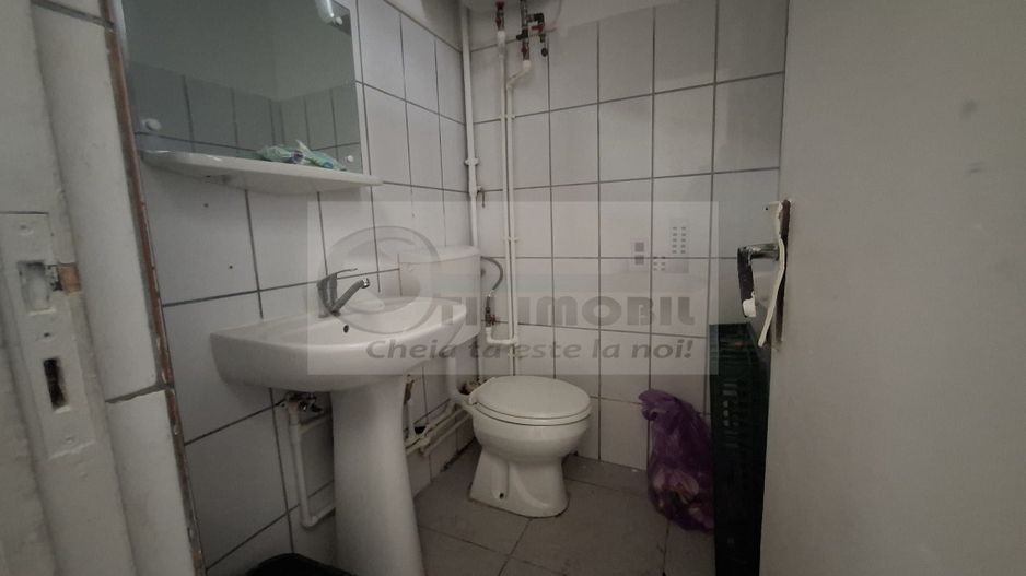 Spatiu comercial, 21 mp, Piata Cug, liber, pretabil orice afacere - Poză 6