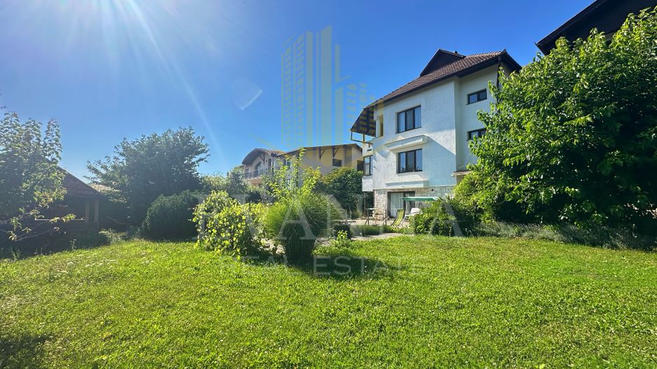 Strada Grigore Ureche / Casa de vanzare - Poză 1