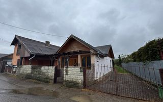 Casa + Spațiu comercial de vânzare în Onesti - Poză 17