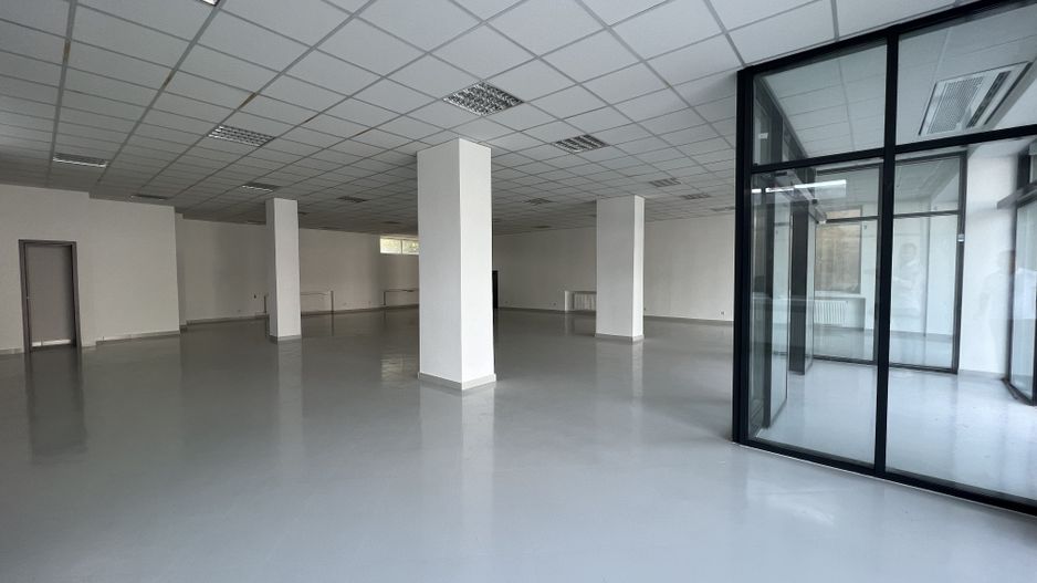 Spatiu comercial mare - Crangasi (aproape de piata, metrou) - Poză 1