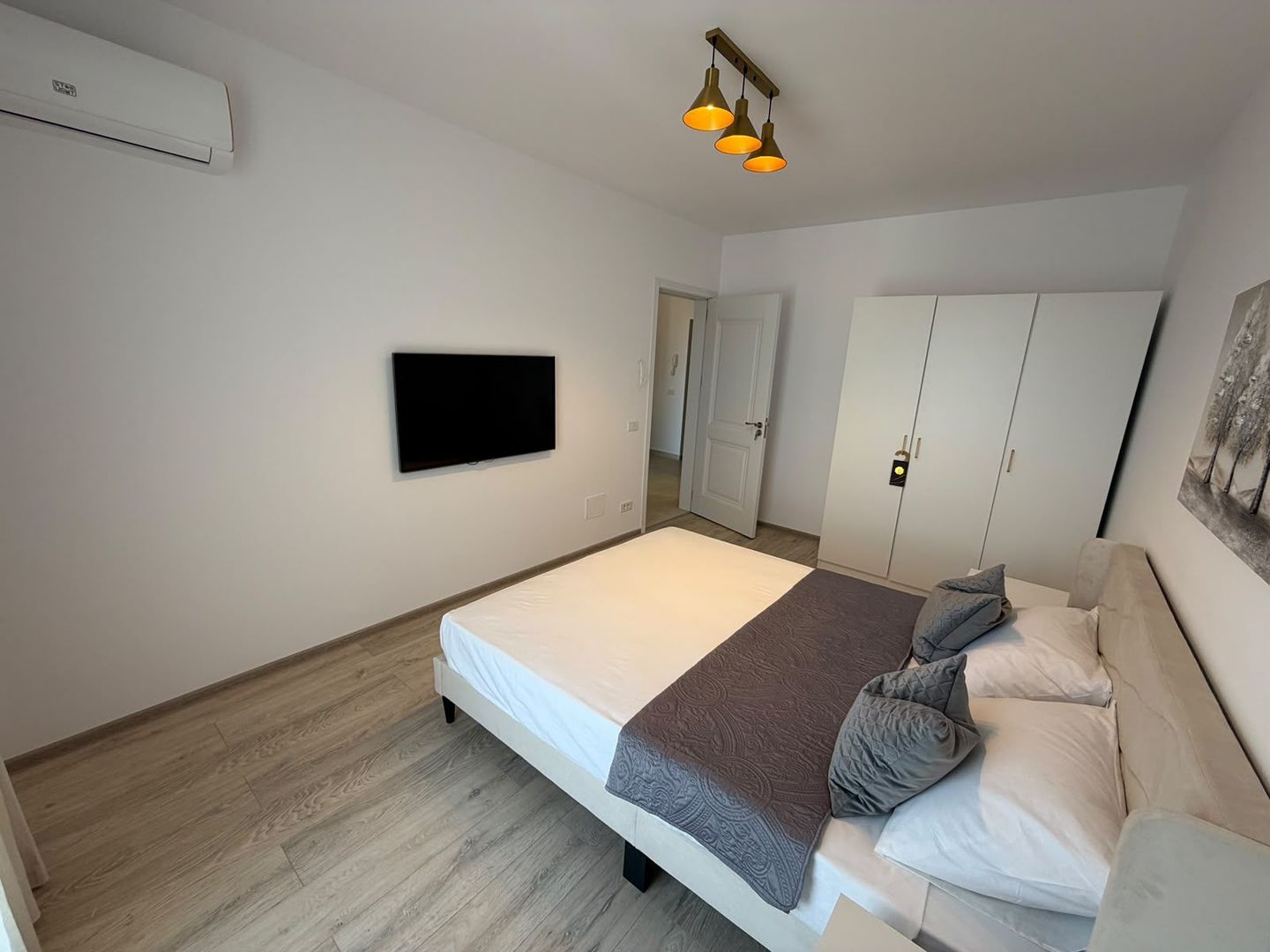 AP. 2 CAMERE- PARCARE INCLUSA, CENTRALA, BUCATARIE INCHISA, MODERN - Poză 6