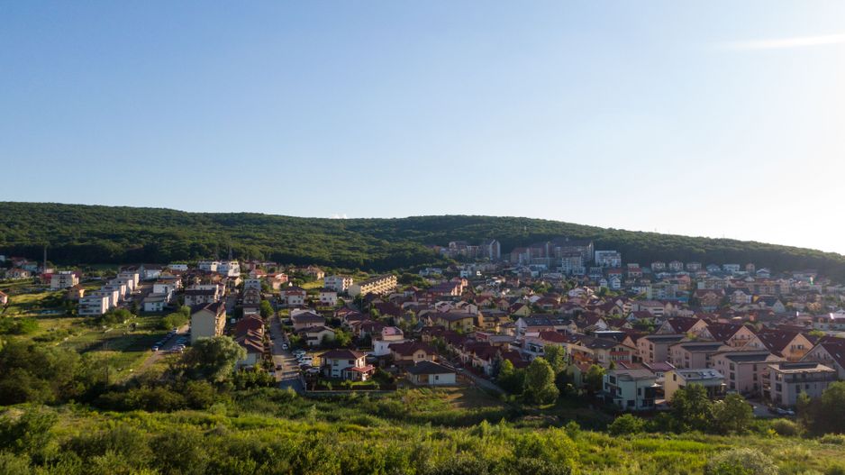 Teren construibil 4.000 mp, strada Frunzișului, lângă Wings - Poză 11