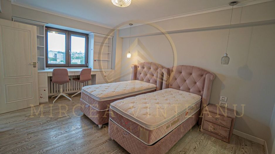 Delfinariu/B-dul. Mamaia - Apartament cu 3 camere într-un bloc finalizat în 2009 - Poză 10