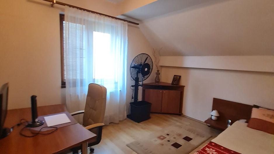 Vila individuala,la 10 min de Piața Victoriei! - Poză 10