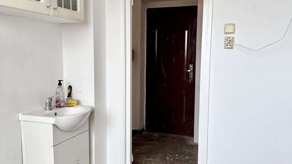Apartament 2 camere Mihai Bravu 42-62, vedere spate, bloc izolat - Poză 10