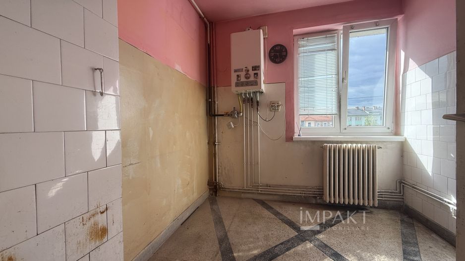 Apartament cu 2 camere decomandat in centrul orasului - Poză 7