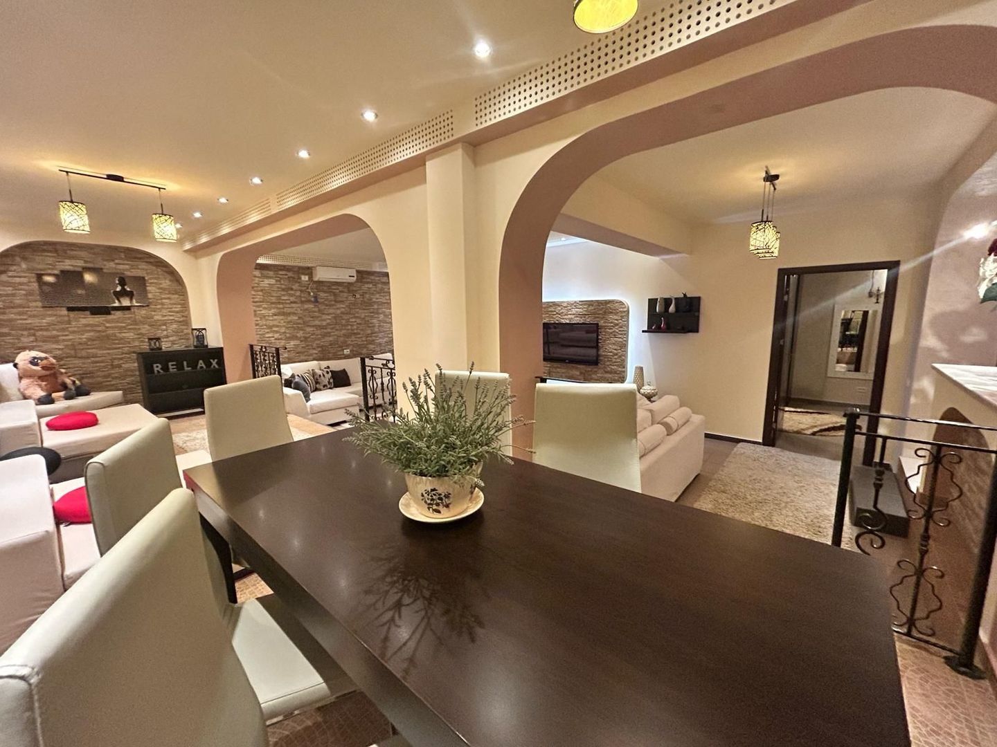 Apartament modern cu 2 camere, 94 mp utili, în bloc nou.Mobilat  si utilat - Poză 11