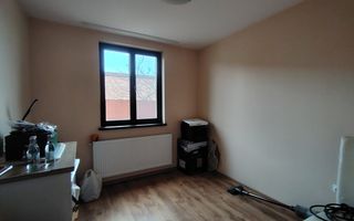 Casa de inchiriat Sibiu, 4 camere 2 bai - Poză 7