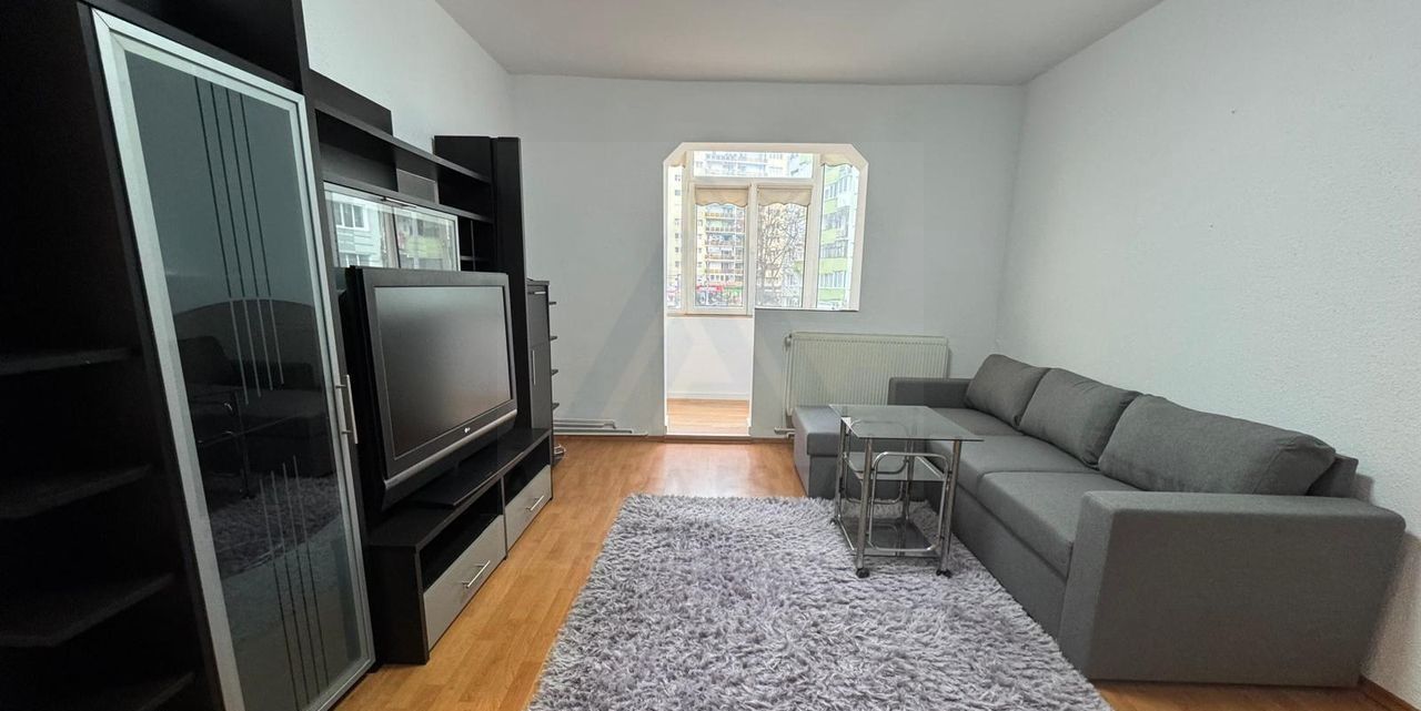 Apartament renovat 3 camere 2 dormitoare pivnita in zona Mihai Viteazu - Poză 1