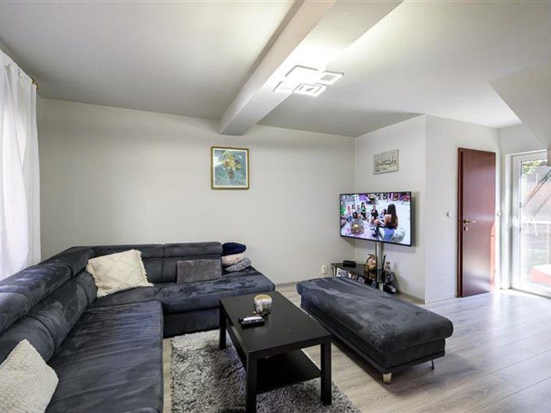 CASA Insiruita 95MP si GARAJ - FLORESTI - Sub Cetate - Poză 1