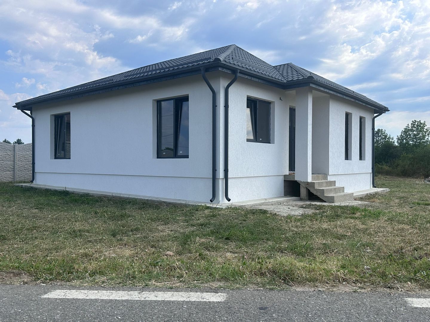 Vanzare casă nouă, modernă în Dragomiresti, la 10 minute de Târgoviște - Poză 1