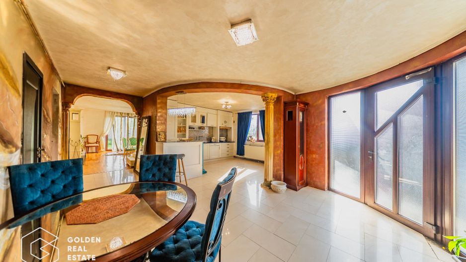 Casa spatioasa cu piscina si teren generos in Bujac - Poză 1