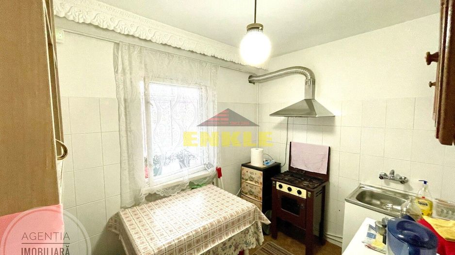 De vânzare apartament cu 3 camere decomandat, zona Piața Mare - Poză 5