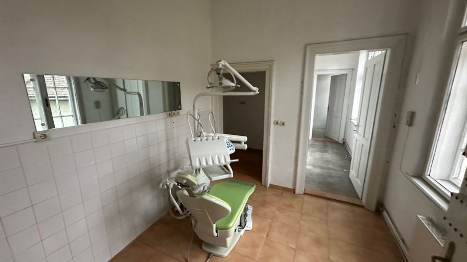 Cladire pretabila birouri / gradinita - Poză 18