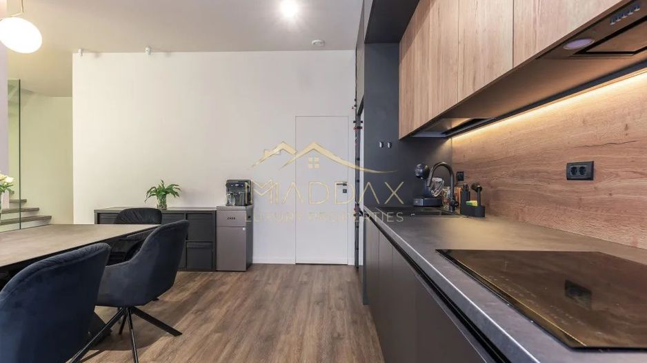 Vilă de închiriat în Voluntari // piscină privată și design modern - Poză 8