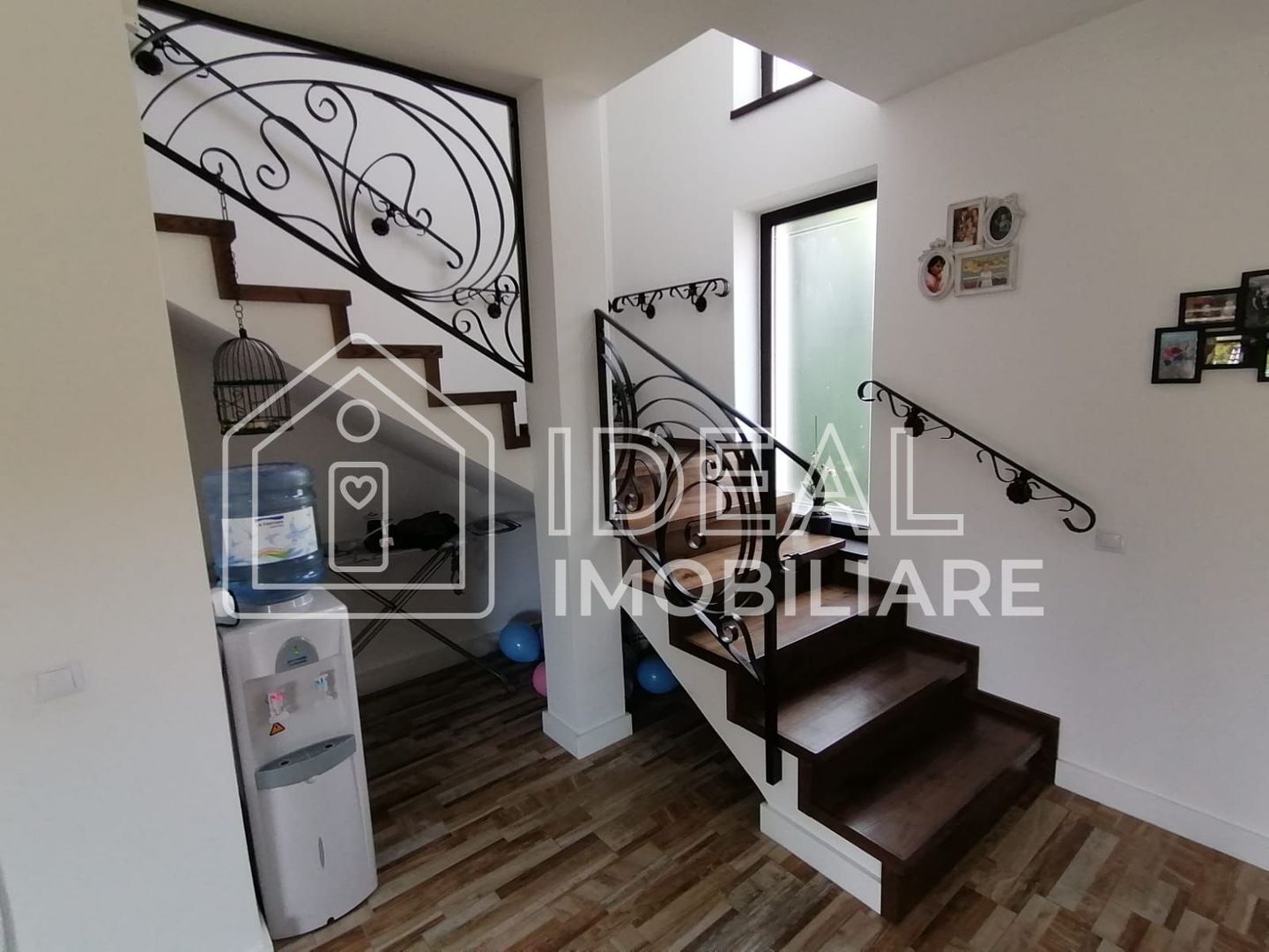 Casa moderna cu 4 camere, La  CHEIE in Poplaca - Poză 13