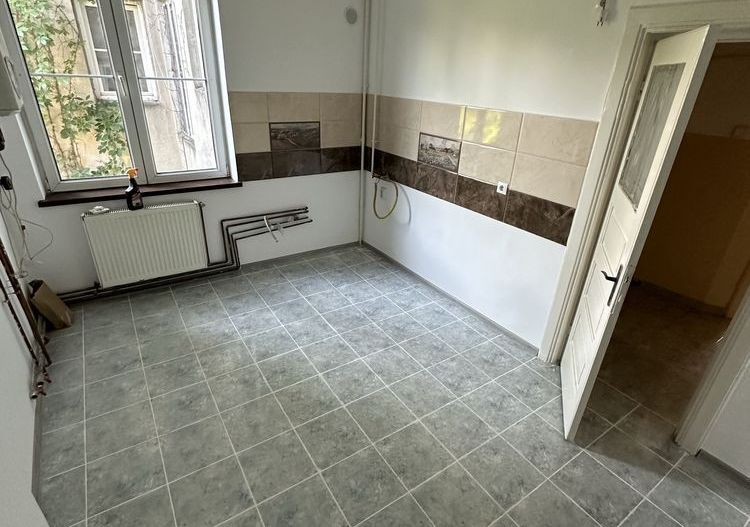 Proprietar vand apartament decomandat Unirii 5 camere - Poză 3