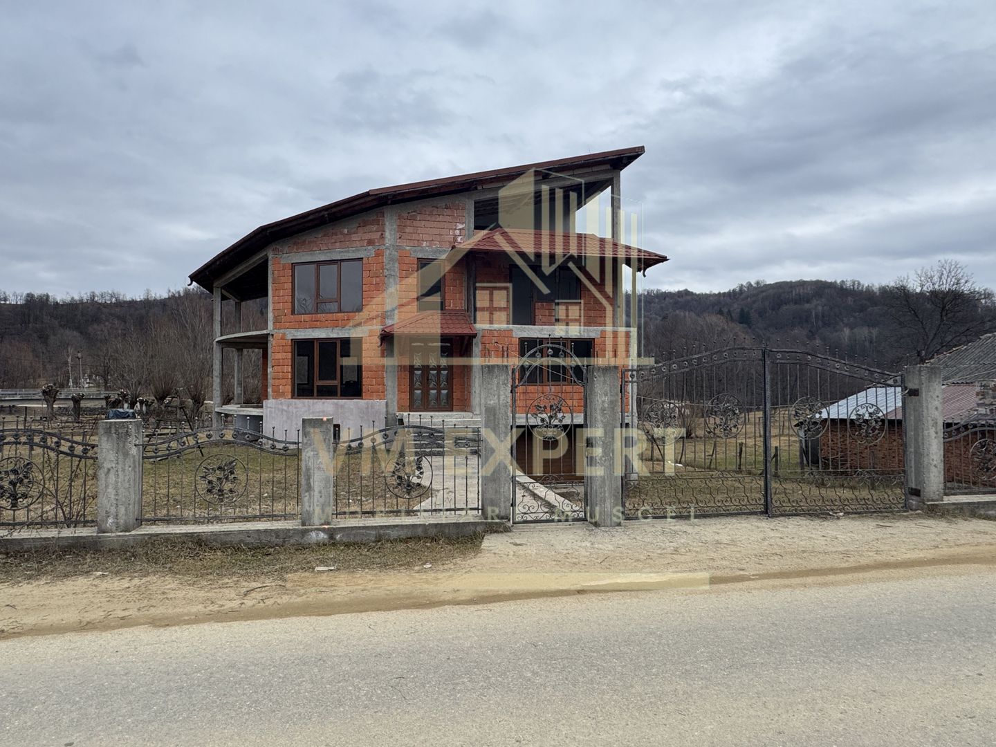 VILA 7 CAMERE TEREN 1654 MP BUGHEA DE JOS ARGES - Poză 2