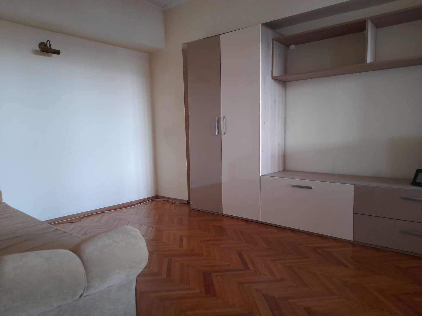 Apartament cu o camera, de vanzare, situat in zona Dacia, Oradea. - Poză 10