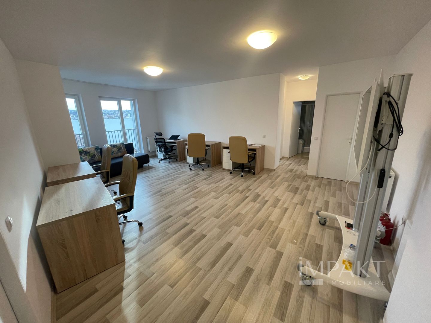 Spatiu pentru birouri, 90 mp, bloc nou, zona Scala! - Poză 1