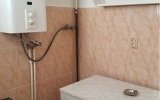 Ag BRASADAS vinde garsonieră la etajul 2 pe Ostrovului. - Poză 2