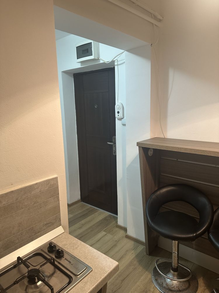 BRASADAS vinde garsoniera RENOVATA la PARTER in Micro 14. - Poză 6