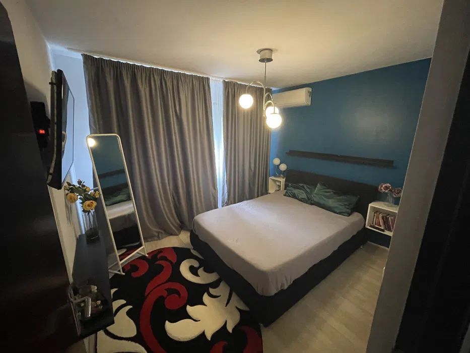 Vanzare Apartament 4 camere, 80mp, 2 bai, in Titan, 2 min metrou - Poză 2