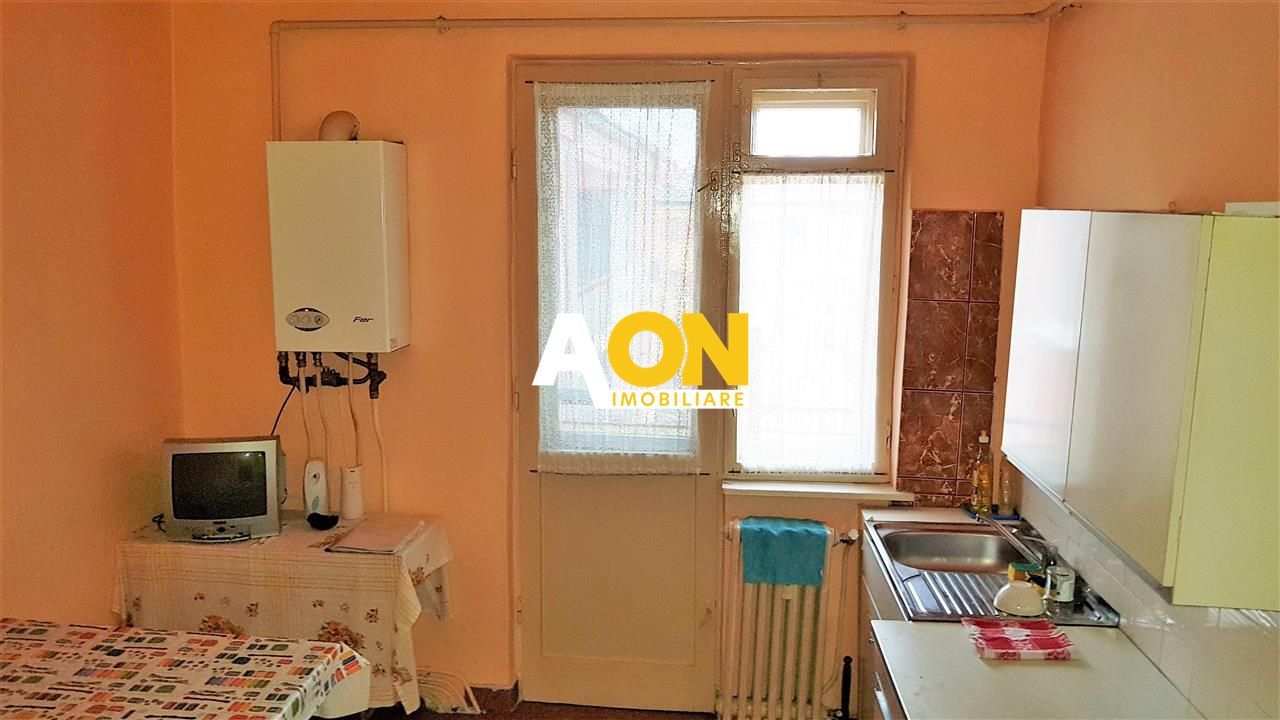 Apartament 3 camere decomandat ultracentral - Poză 2
