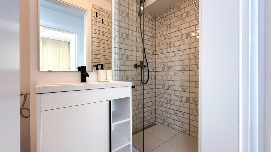 4 camere, 3 dormitoare, 2 băi, boiler, complet renovat - Poză 7