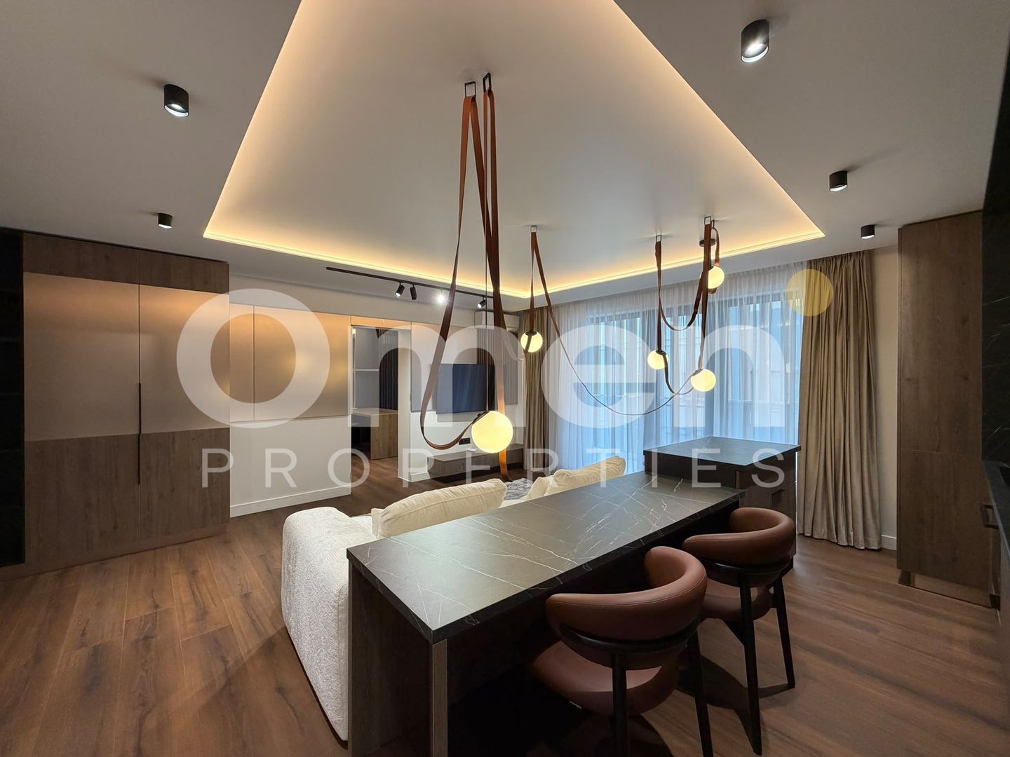 Apartament ultrafinisat | 3 camere | zona Catedralei - Poză 2