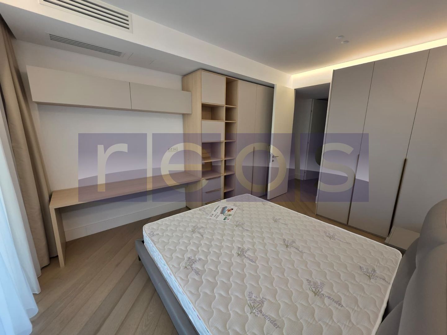 VANZARE APARTAMENT 101MP | 3 CAMERE | MOBILAT-UTILAT LUX | TERASA 26MP - Poză 6