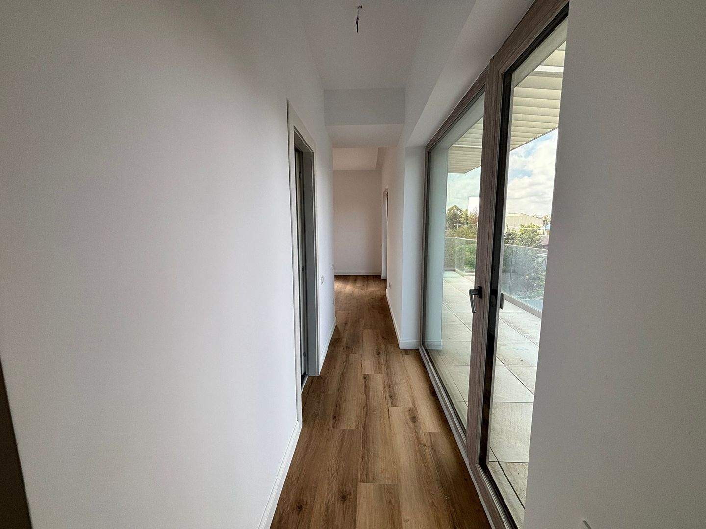apartament 3  Camere I Terasa 80mp I Loc Parcare - Poză 2