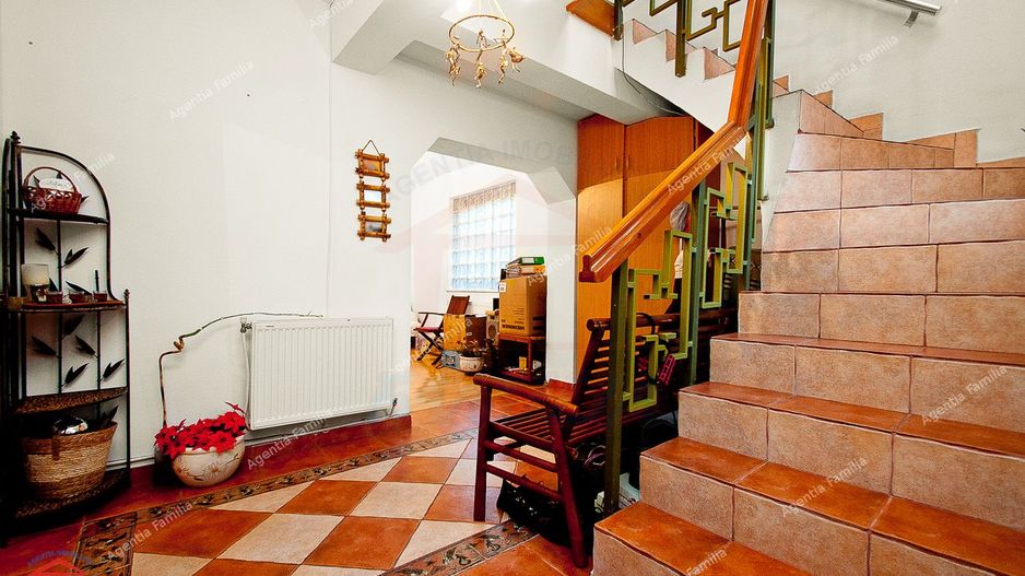 Vila cocheta, situata in centrul istoric al orasului - Poză 8