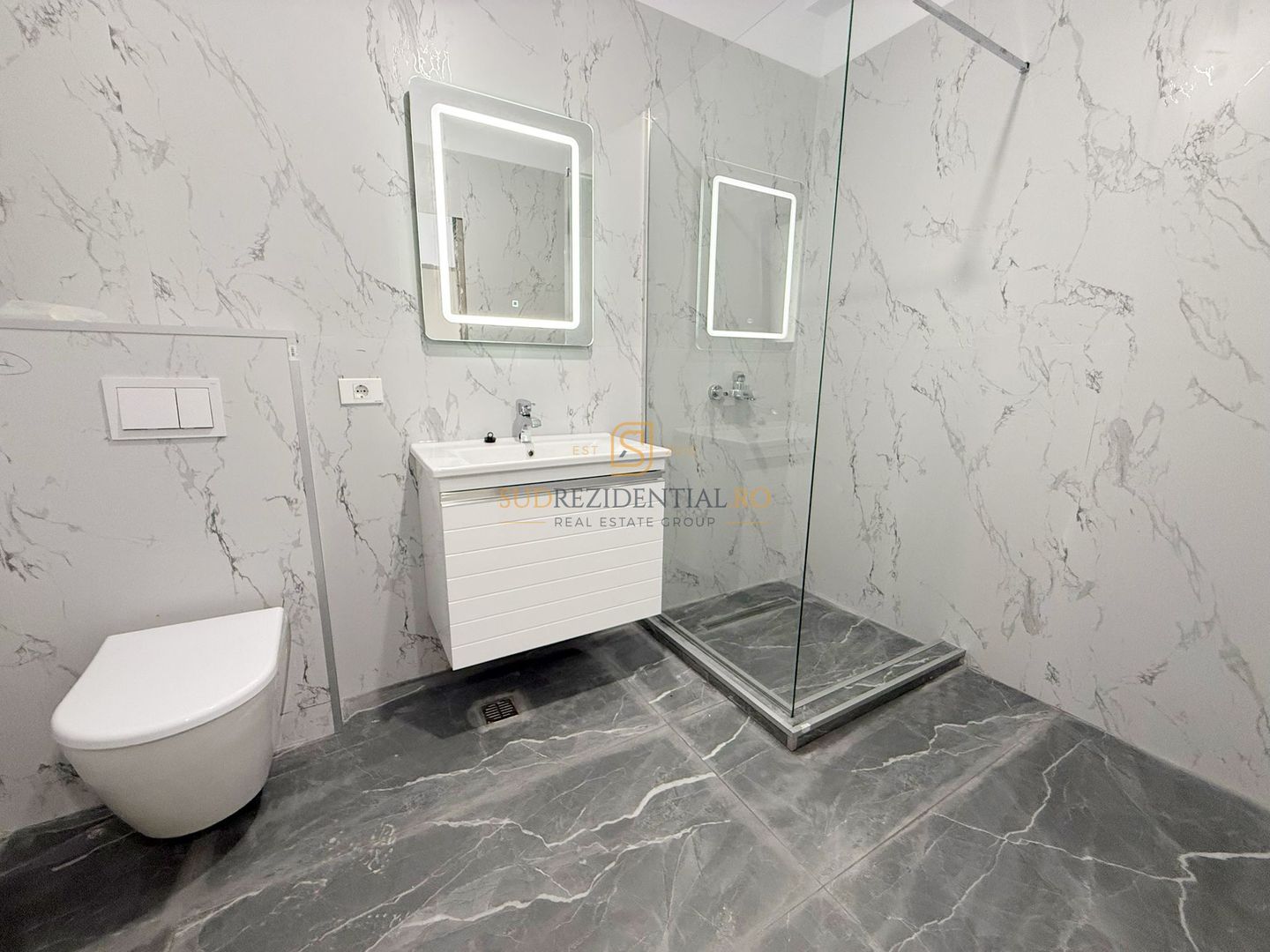 Vila individuala cu 5 camere / 3 bai / dressing / teren 343 mp - Poză 10
