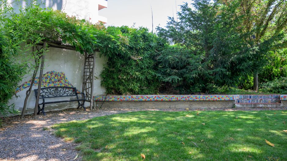 Vilă de arhitectură cu piscină, garaje și teren de 800 mp - Poză 55