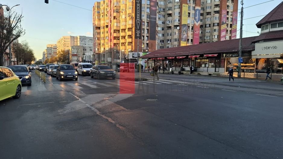 Spatiu stradal Piata 1 Mai, vizibilitate, trafic pietonal si auto - Poză 5