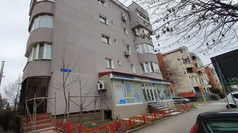 Zizinului apartament pretabil birouri sau locuit comision 0 - Poză 8