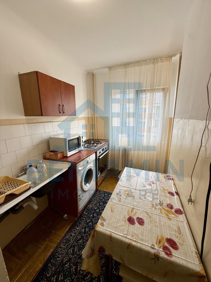 Garsoniera decomandata - mobilata - utilata - etaj 3 - Rovine - Poză 2