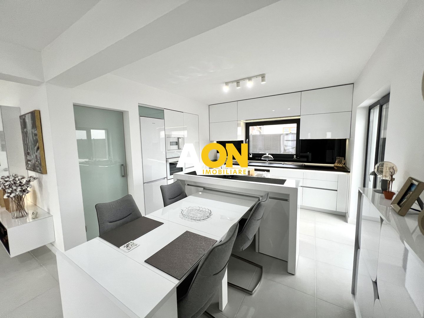 Casa individuala superfinisata, 3 camere, 2 bai,  500mp teren - Poză 6