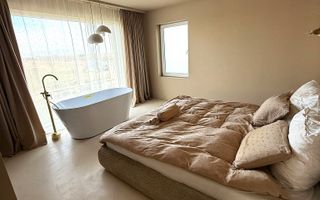 Casă modernă de vânzare în Coltău - Poză 2