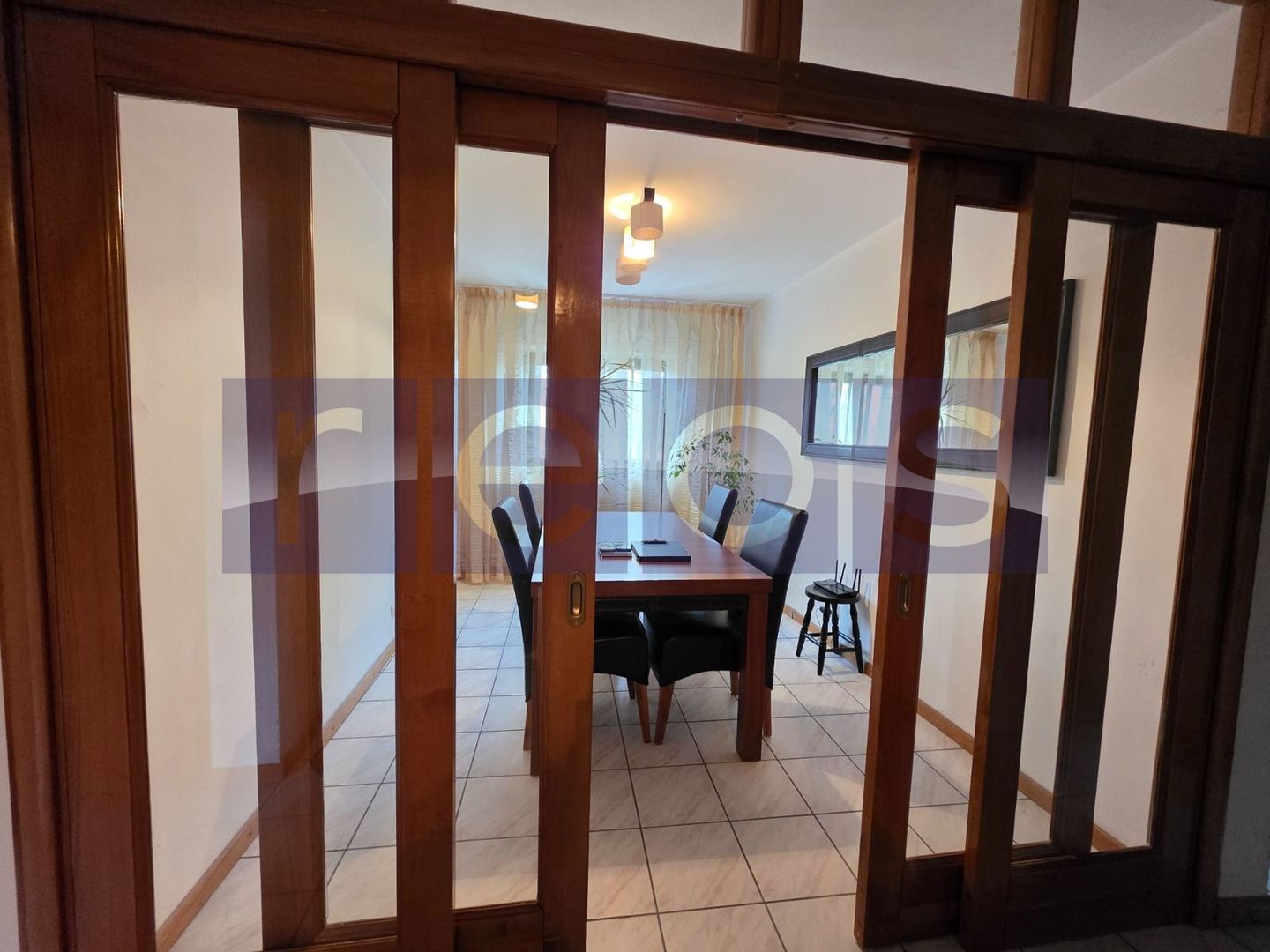 VANZARE 4 CAMERE DECOMANDAT -CRANGASI - Poză 3