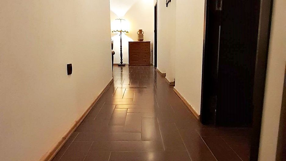 Apartament  deosebit-Piata Unirii,  apartament in casa  4 camere, 2 bai. - Poză 13
