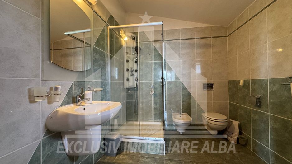 Casa individuala | Pensiune | 380 mp | 1377 mp teren | Cetate - Poză 10