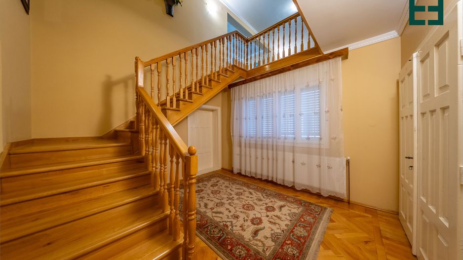 Casă spațioasă în orașul Pâncota județul Arad - Poză 20