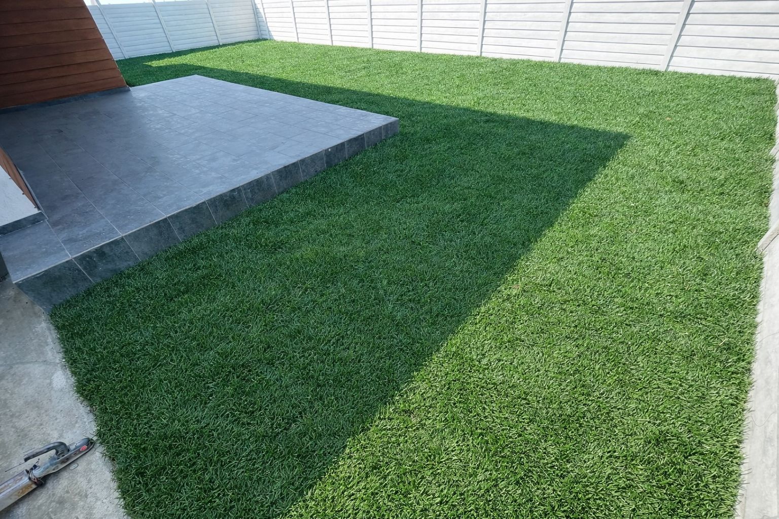 Casa pe parter Tunari, curte 330m, MOBILATE si UTILATE - Poză 1