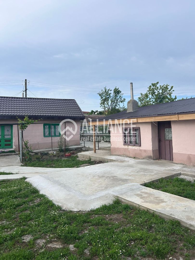 SAT CERCHEZU Casa 4 camere cu gradina! - Poză 3