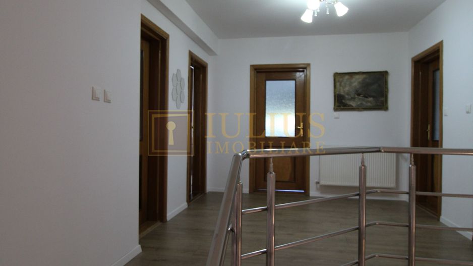 Casa in Blascovici, 5 camere + 3 bai, centrala proprie - Poză 10