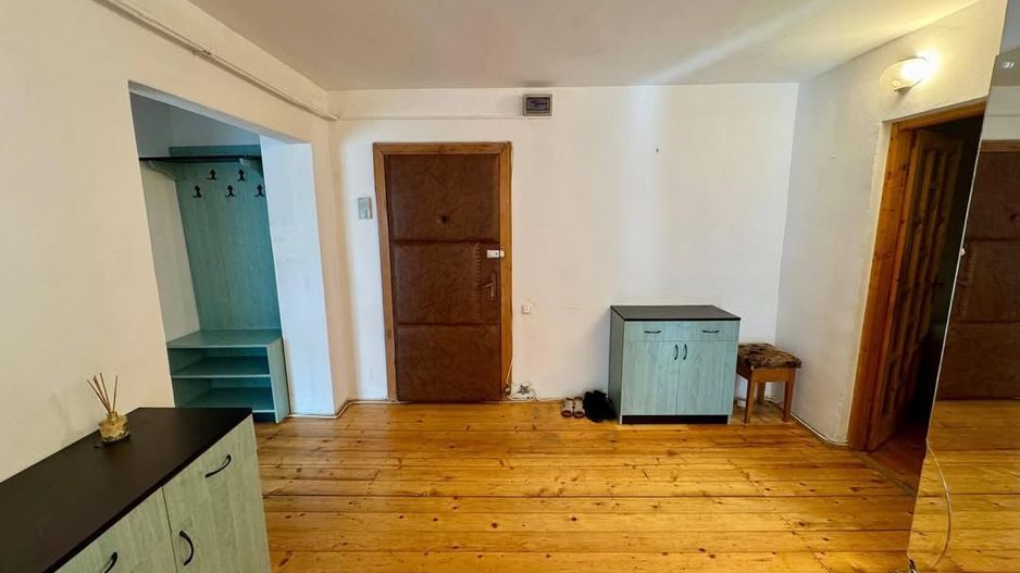 Vând apartament cu 2 camere, decomandat, 55 mp, parter, zona Steaua. - Poză 3