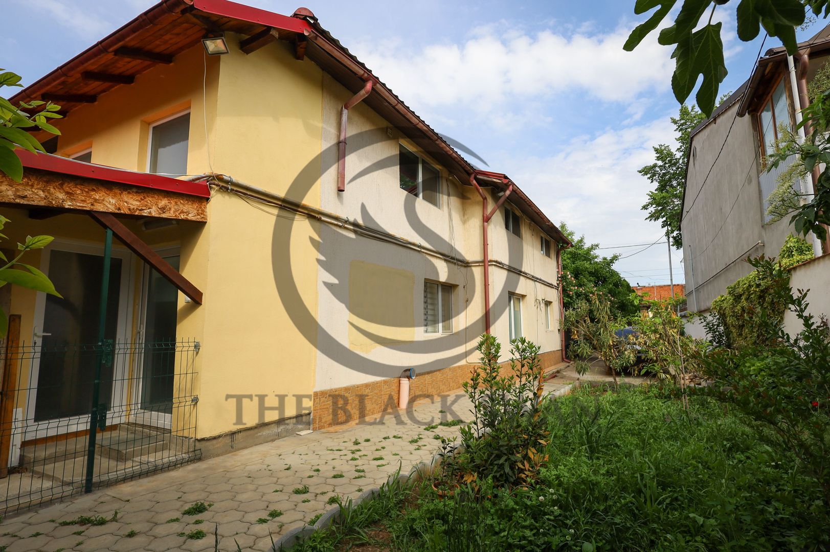 Casa de vanzare 12 camere | 2 constructii - Business, Rezidential | PH - Poză 12