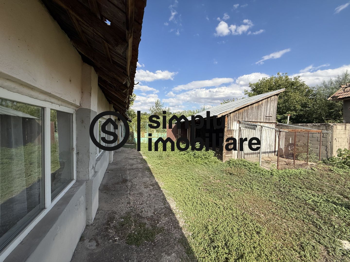 Casa + Teren 1676 Strada Principala Malul Mare - Poză 2